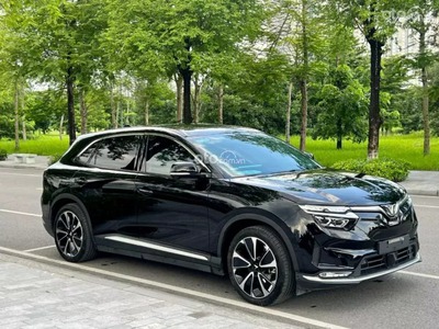 VF8 Plus   SUV mạnh mẽ, sẵn xe giao ngay 1