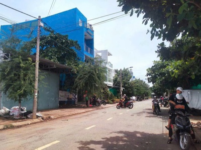 Chính chủ gửi bán 1 lô đất thổ đẹp , ngay trung tâm thương mại ,thị trấn thủ thừa long an 1