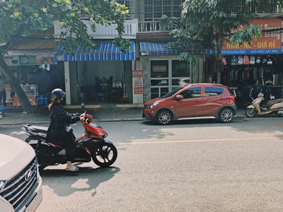 Chính chủ bán nhà mặt phố trung tâm tp. yên bái 100 m , giá bán: 3,3 tỷ 0
