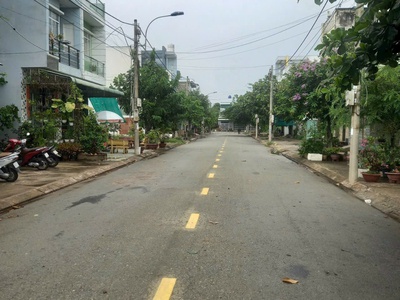 Chính chủ gửi bán 1 lô đất thổ đẹp , ngay trung tâm thương mại ,thị trấn thủ thừa long an 0