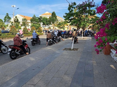 Chính chủ gửi bán 1 lô đất thổ đẹp , ngay trung tâm thương mại ,thị trấn thủ thừa long an 2