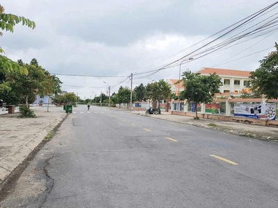 Chính chủ gửi bán 1 lô đất thổ đẹp , ngay trung tâm thương mại ,thị trấn thủ thừa long an 3