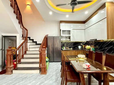 Bán nhà trung tâm thanh trì 50m2 4 tầng, giá 7.9 tỷ 2