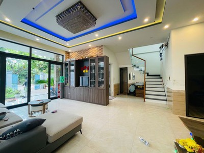 Bán biệt thự 2 tầng, dt250m2 - khu đô thị golden hill, cạnh nguyễn tất thành - chỉ 6.25 tỷ 2