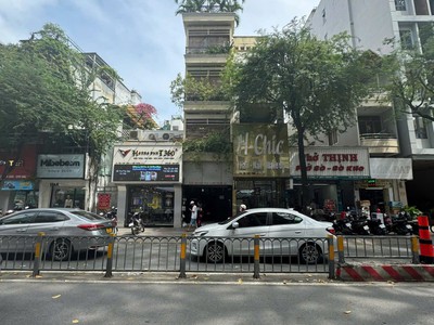 Bán nhà mt tôn thất tùng, bến thành, quận 1, dt: 7x18m cn:130m2 giá 100 tỷ 0