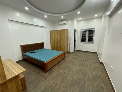 Cho thuê nhà Văn Cao, DT: 90m2, 4 p.ngủ khép kín. 3