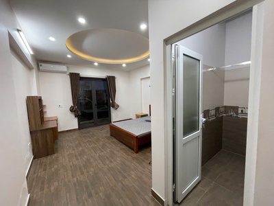 Cho thuê nhà Văn Cao, DT: 90m2, 4 p.ngủ khép kín. 4