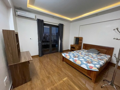 Cho thuê nhà Văn Cao, DT: 90m2, 4 p.ngủ khép kín. 6