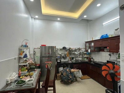  giá chỉ 5.2 tỷ -  nhà 4 tầng đúc kiên cố- dt 56m2  4x14  - đông bắc- gần pmqt-tân chánh hiệp 3
