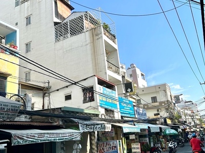 Bán nhà mặt phố quận 4 - vị trí vàng - 71.6m2 - 3 tầng - 11 tỷ - sổ hồng chính chủ 2