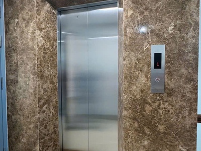 Siêu hiếm trần khát chân, ngõ thông, thang máy, 4 nổi 1 hầm, 68m2 giá 12.x tỷ 1