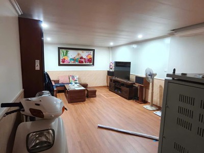 Cho thuê tầng 1 làm văn phòng diện tích  25m2 khu đấu giá kiến hưng hà đông hn 1