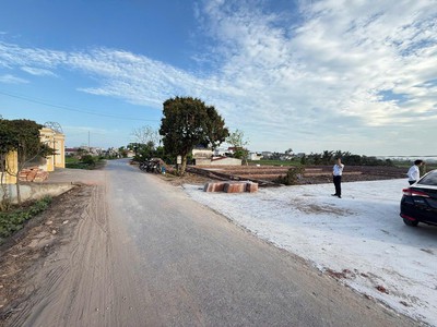 Chính chủ cần bán đất du lịch biển quất lâm, view hồ, 2 mặt thoáng, trục chính giá nhỉnh 1 tỷ. lướt 0