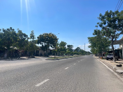 Bán nhà cấp 4   2 mặt tiền đường yên ninh, tp. phan rang    diện tích: 140m   10 14m    hướng tây 2