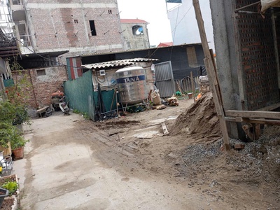 Bán đất bát khối long biên gần cầu thanh trì ngõ oto vào 51m, mặt tiền: 6m, giá 5 tỷ 9 1