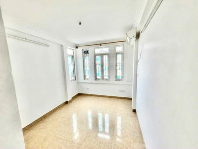 Ngọc Hà 5 tầng nhỏ xinh đủ công năng, lô góc thoáng sáng, cách phố đúng 10 bước chân, ngõ sh quay đầ 2