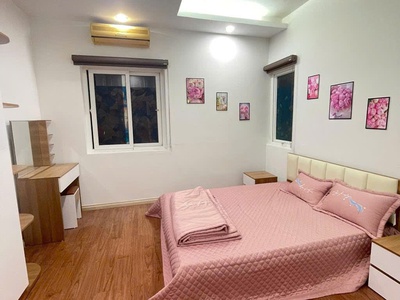 Bán nhà phố Đông Tác, ngõ thông, 2 thoáng, lô góc, full nội thất 0