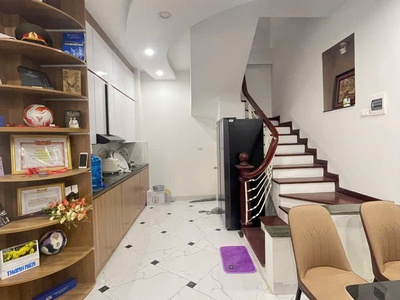 Bán nhà phố Đông Tác, ngõ thông, 2 thoáng, lô góc, full nội thất 1