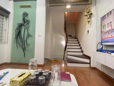 Bán nhà phố Đông Tác, ngõ thông, 2 thoáng, lô góc, full nội thất 3