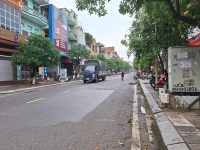 Cho thuê nhà mặt phố - 4 tầng 2 mặt tiền tại đường Nguyễn văn Linh Liên Bảo-Vĩnh yên 1
