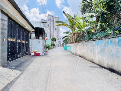 Bán Gấp Nhà Phố Cao Cấp Gần Chợ Đông Hòa Dĩ An Giá Tốt 0