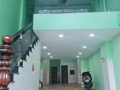 Chính chủ bán nhà số 10 đàm thận huy, ngay chợ tân hương. giá tl tốt. 2