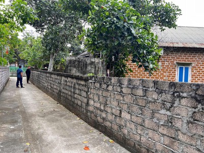 Bán đất tại đt 414, xã tản lĩnh, ba vì, hà nội, 10 triệu / m2, 300m2 lô góc 2 mặt tiền đường 2