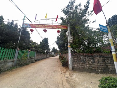 Bán đất tại đt 414, xã tản lĩnh, ba vì, hà nội, 10 triệu / m2, 300m2 lô góc 2 mặt tiền đường 3