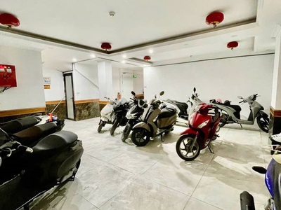 Bán nhà phố cầu giấy 7 tầng   diện tích: 100m    mặt tiền: gần 8m giá bán: 37.5 tỷ dòng tiền hơn 0