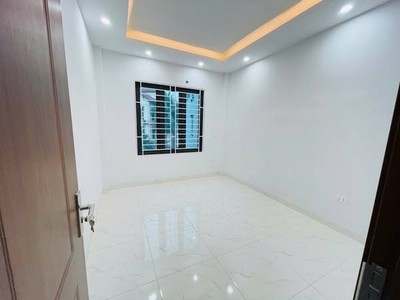 Chỉ 5 tỷ sở hữu ngay nhà mới đẹp 39m x 5t, gần đường vành đai 3.5 - hoài đức, ô tô đỗ cửa, 3 thoáng 1