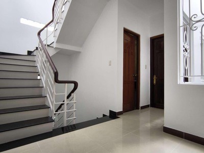 Lê văn sỹ - đẹp ngang 5m x 15m - xây 5 tầng - ô tô để bên trong- chủ xây tâm huyết - sẵn 5pn master 2