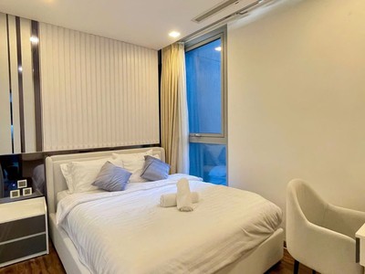 Vinhomes central park  căn hộ 2pn đầy đủ nội thất với tiện nghi hiện đại và vị trí đắc địa với id 4