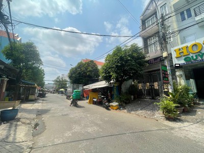 Bán nhà 100m  mặt tiền kinh doanh đường d11 12m, tân phú, 8.6 tỷ 0