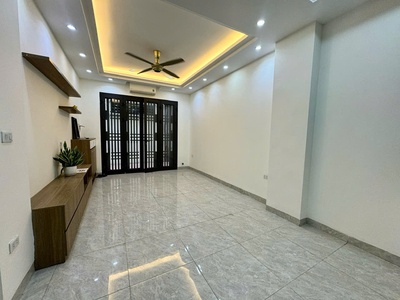 Cho thuê lâu dài nhà 5 tầng, nhà mới,nội thất mới ,oto đỗ cửa ngõ 462 Ngọc Thuỵ, Long Biên, Hà Nội 1