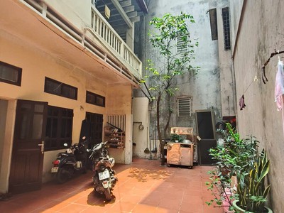 Bán gấp đất phố nguyễn ngọc lại , khu quân đội , dân trí cao, ô tô đõ cửa , 68m2 giá chỉ gần 13 tỷ 0