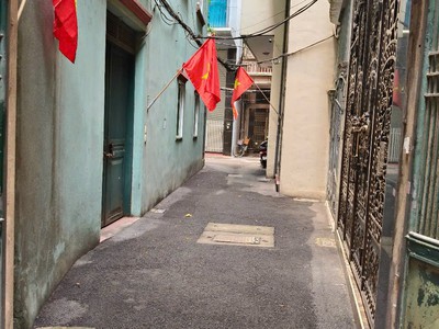 Bán gấp đất phố nguyễn ngọc lại , khu quân đội , dân trí cao, ô tô đõ cửa , 68m2 giá chỉ gần 13 tỷ 2