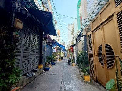 Bán nhà diện tích rộng, thẳng một trục, ngay gò dầu, tân quý, tân phú 0