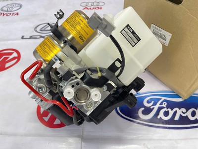 Cụm phanh ABS Toyota Land Cruiser 2