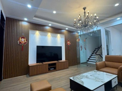 Nhà dân xây chắc chắn gần ngã tư sở- thanh xuân, 53m2, 5 tầng, mặt tiền 5m, ô tô đỗ cổng,view hồ, 1