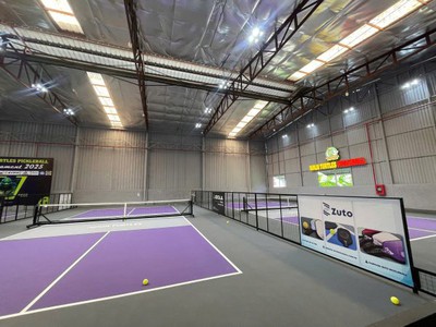 Thủ đức    sang nhượng sân pickleball dt : 1500m2 , có 5 sân , mái che và quán cafe   2 phòng ở và 4