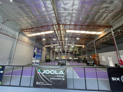 Thủ đức    sang nhượng sân pickleball dt : 1500m2 , có 5 sân , mái che và quán cafe   2 phòng ở và 0