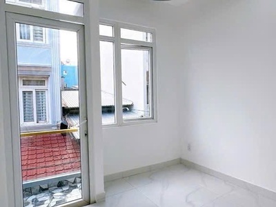 Nhà bán đường số- khu an ninh -cách quận 1 chỉ vài phút .thuận tiên đi lại. 2