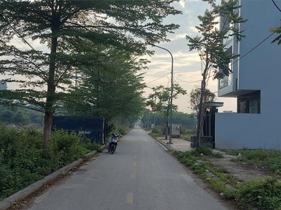 Lô đất vị trí đắc địa sài sơn- quốc oai, view thoáng, đường rộng chính chủ cần thanh khoản nhanh  , 4