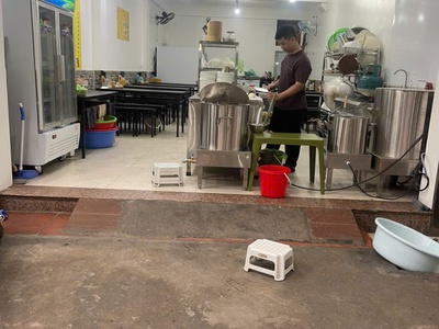 Siêu hót - chính chủ cần sang nhượng mặt bằng  55m full đồ quán phở-lẩu - ngõ 38 xuân la -tây hồ- 0