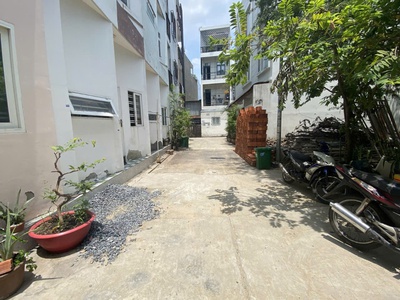 Bán gấp nhà đ số 11 bhh hẻm 6m gần mặt tiền 54m2,3 tầng đúc btct nhỉnh 4 tỷ 0