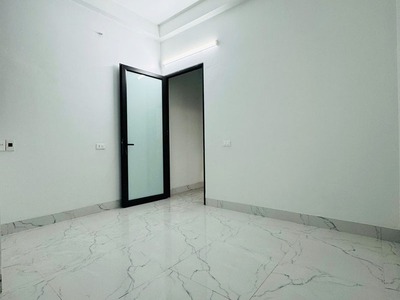 Bán 48,2m2 nhà dân xây đẹp 4,5 tầng tại tổ 16 Thạch Bàn, sát chợ Đồng Dinh. Cách 30m ra đường ô tô 1