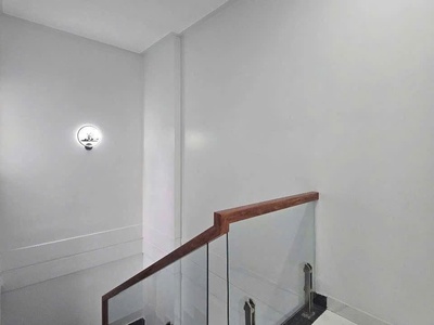 Nhà 3 tầng - Căn góc - gần chợ - ô tô đỗ cửa - full tiện ích xung quanh 1