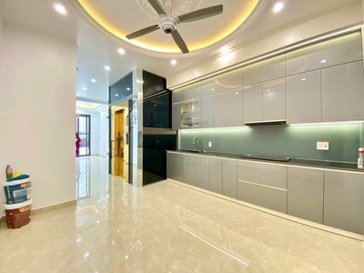 Mrs Tâm Bán nhà 5 tầng thang máy ĐẸP TĐC Xi măng Sở Dầu, Hồng Bàng, Hải Phòng. 50m2- 5,9 t 0