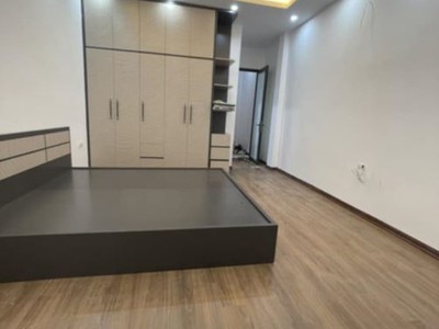 HOÀNG QUỐC VIỆT 40m2 5 tầng giá chỉ 7.8 tỷ   thương lượng nhẹ 3