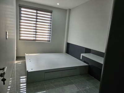 Nhà mới ô tô vào nhà kinh doanh phố ngọc lâm-long biên  39m2,x 6 tầng, mt 5m, 14 tỷ. 0